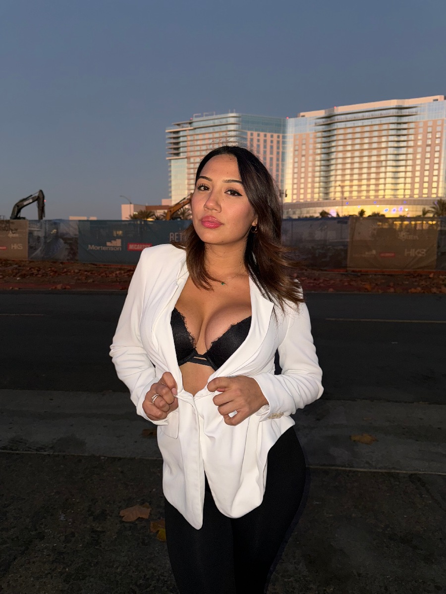 Take a pause and enjoy Ali Cruz — streaming from Paranac