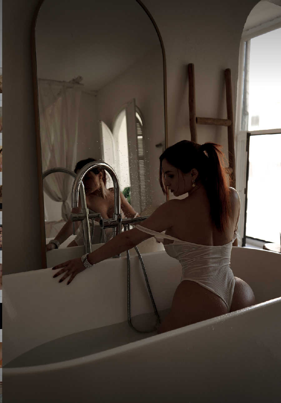 A playful frame from Miranda Faith nude — online in Paranac