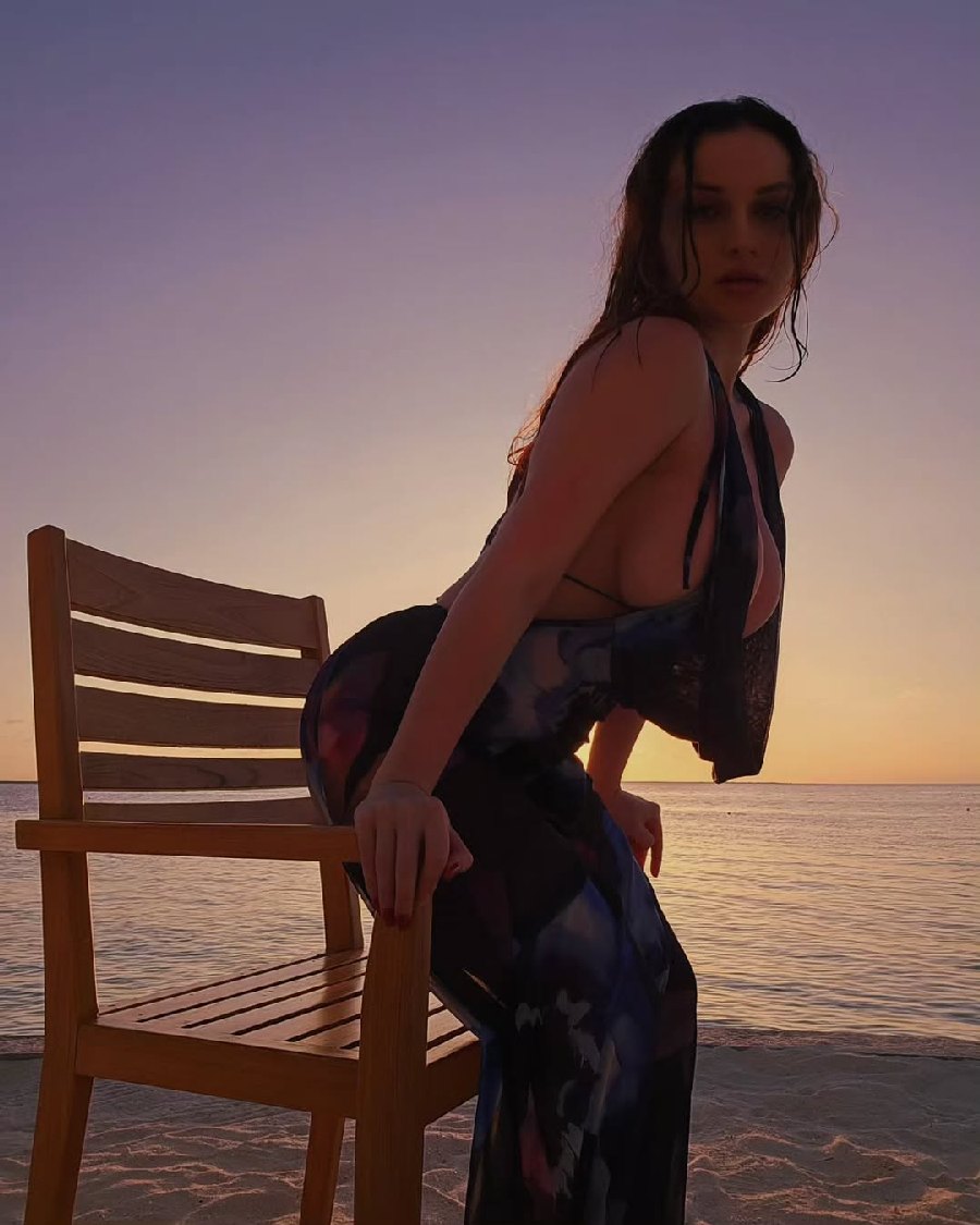 Sexy girl Miranda Faith nude in Paranac