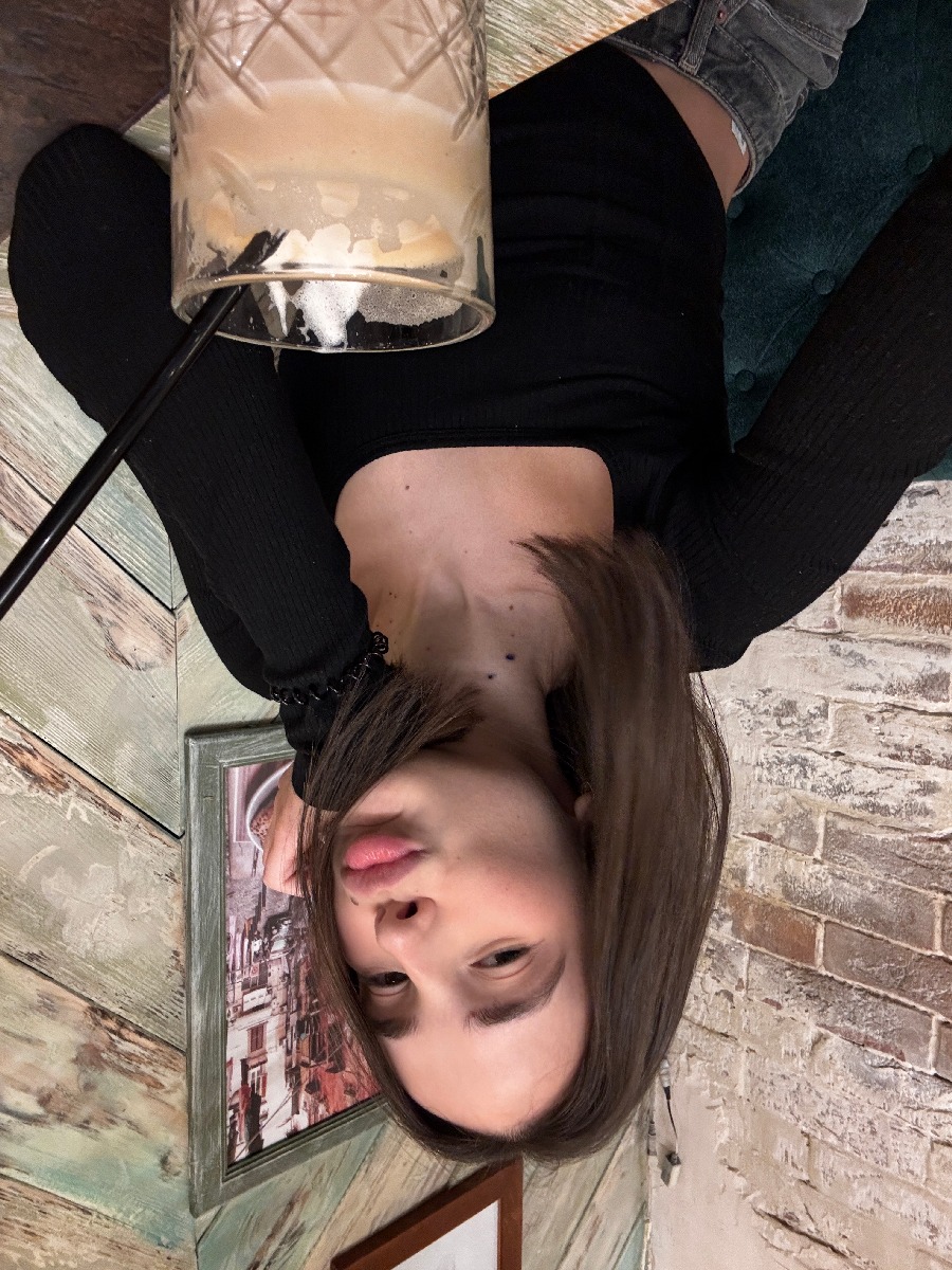 Fresh photos, fresh mood — Tina online in Paranac